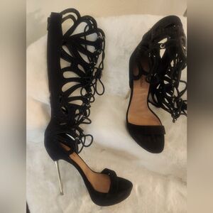 Size 7 Zigisoho heel